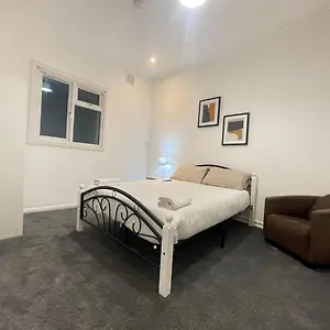 Private Double In Stratford Homestay London